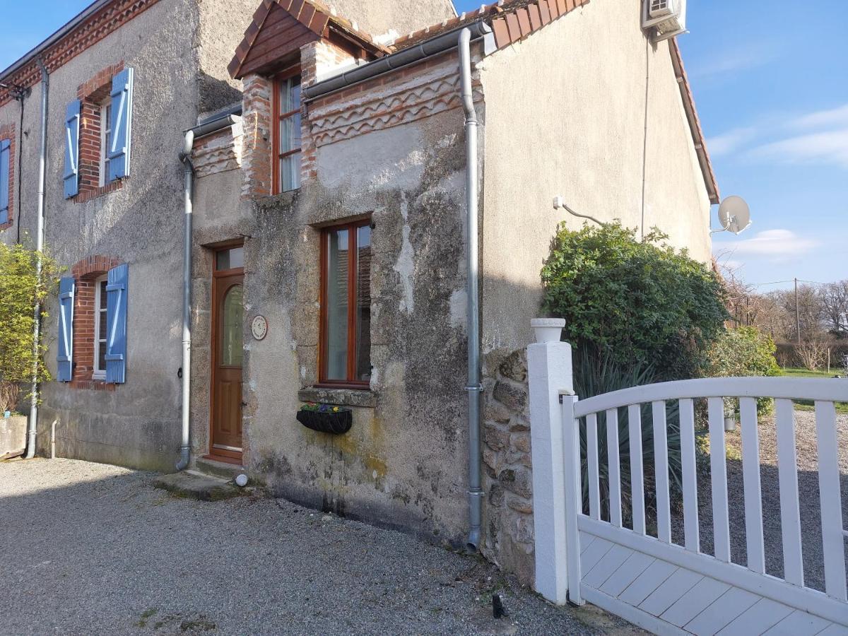 Gite Du Grand Chene Saint-Léger-Magnazeix Eksteriør billede